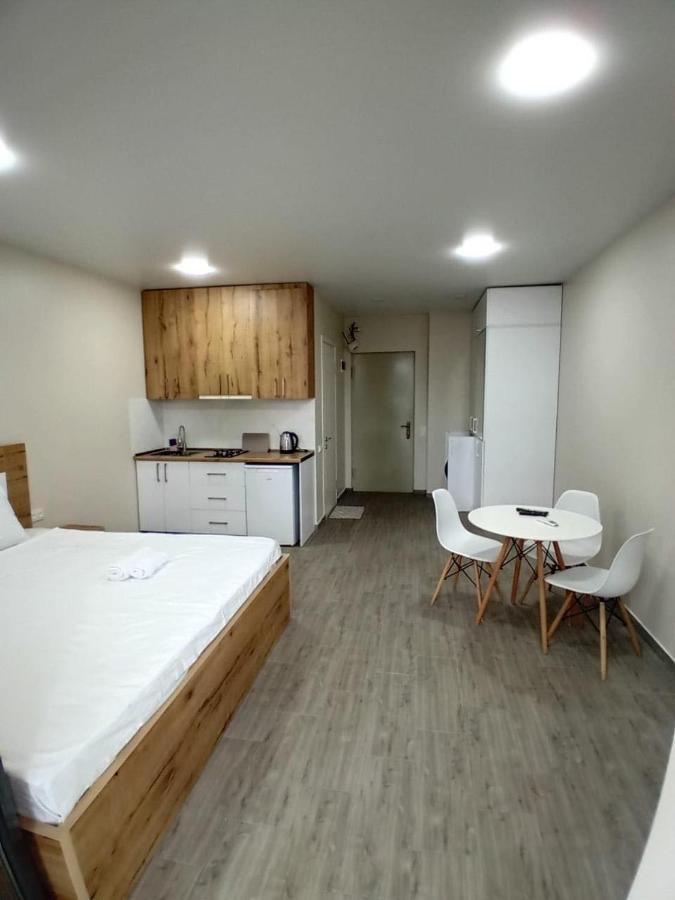 Central Park Apartment バトゥーミ エクステリア 写真
